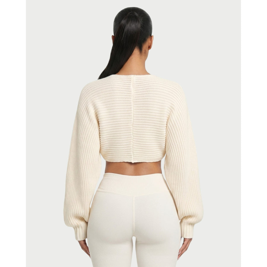 Der kurze Strickpullover mit V-Ausschnitt