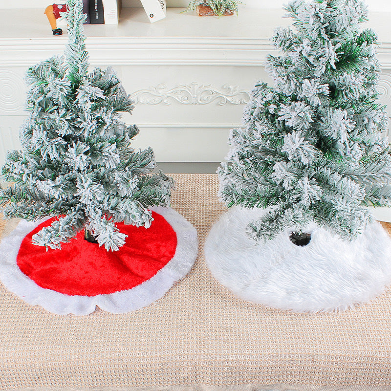 Christmas Tree Skirt with Plush Faux Fur for Small and Tabletop Displays - Image 1