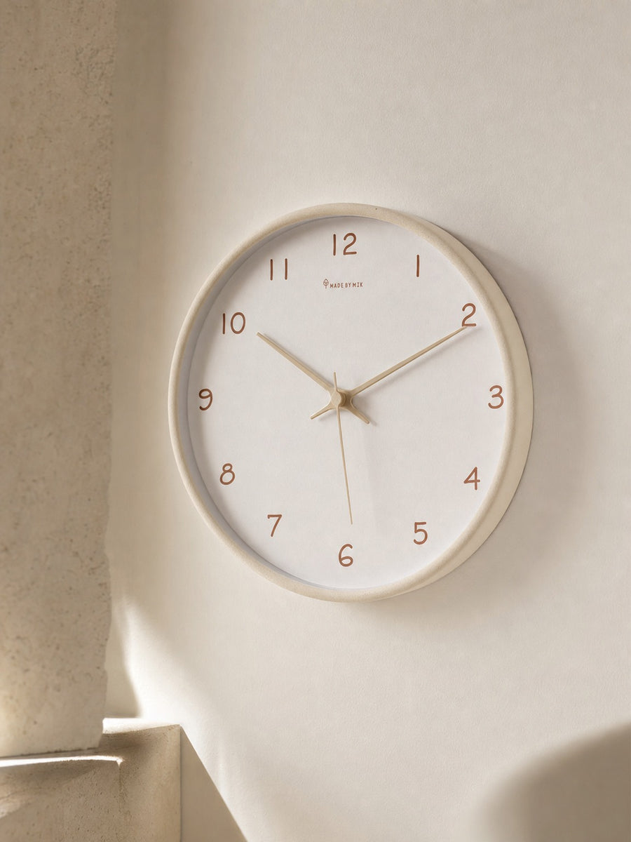 Die ruhige runde Uhr