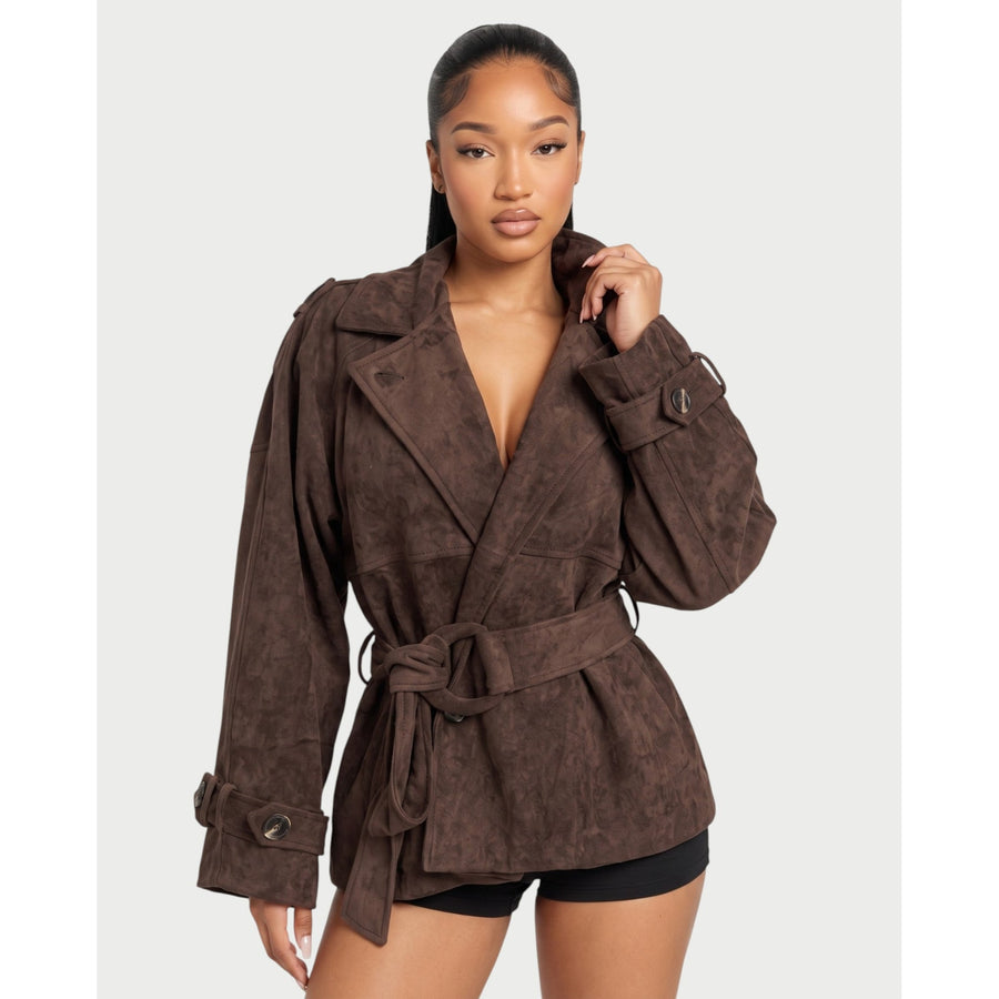 Le trench texturé à ceinture