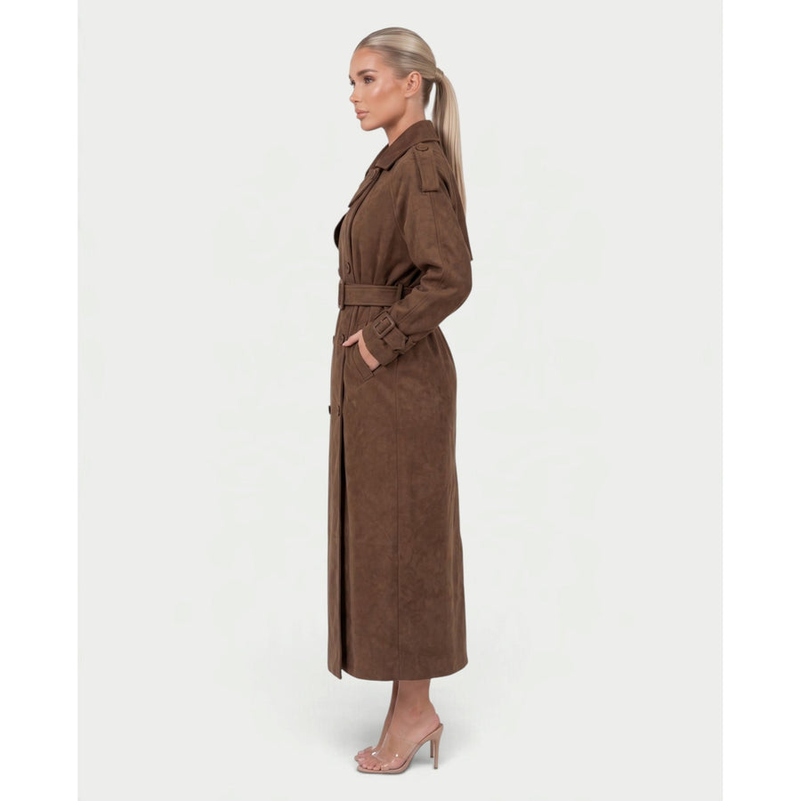 Der charakteristische Trenchcoat mit Gürtel