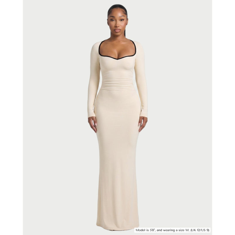 Das Maxikleid mit Kontrastbesatz