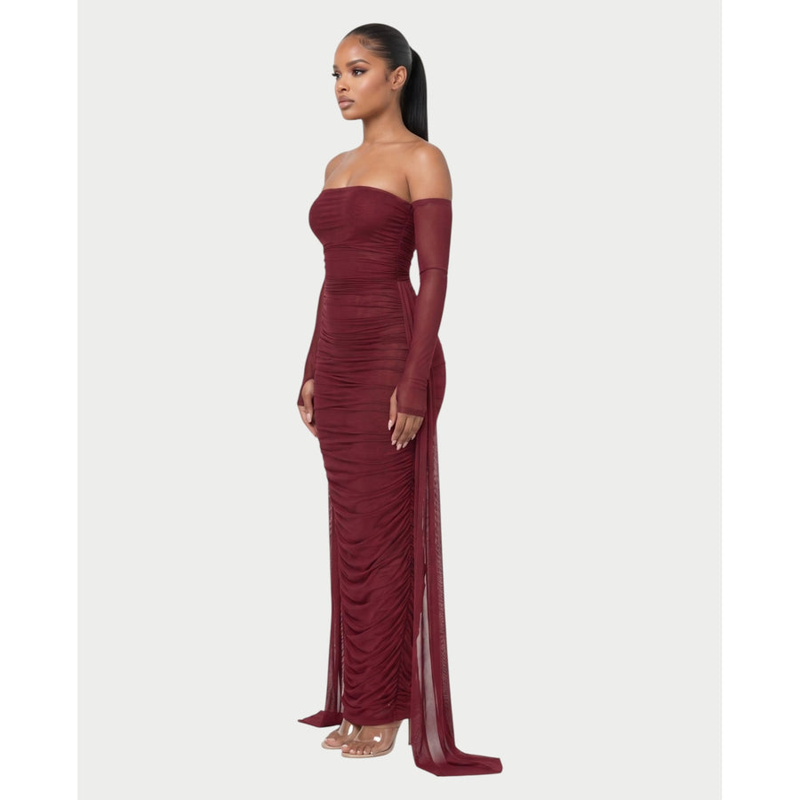 La robe longue drapée et froncée