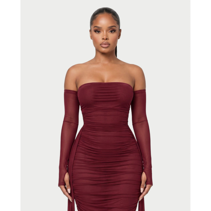 La robe longue drapée et froncée